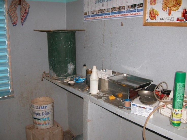 Santé Dispensaire Zorgho avant eau courante 2005